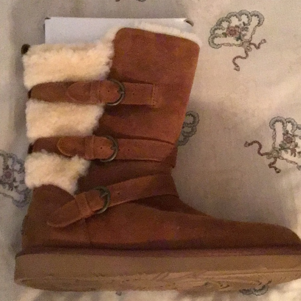 UGG Boots. Size 8. Brown.  Worn once, too small for me.😖  Excellent condition.